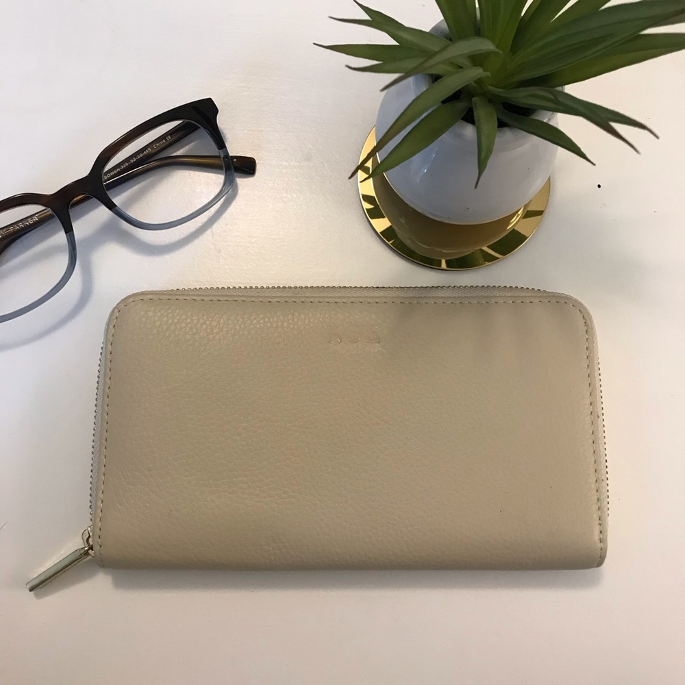 Cuyana Classic Zip-Around Wallet